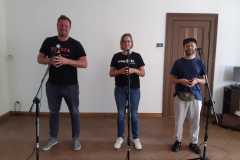 Szymon Osowski (Watchdog) z organizatorami spotkania w Toruniu - Pauliną i Mariuszem Warachim. 