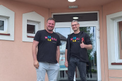 Szymon Osowski (Watchdog) z organizatorem spotkania w Lelisie Kamilem Stępnowskim.